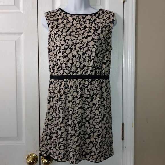 LOFT Dresses & Skirts - Loft  tan black floral print sleeveless dress Sz MP